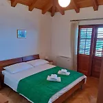 With Splendid Sea View Apartman