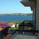 With Splendid Sea View Apartman *