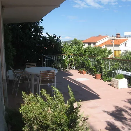 With Splendid Sea View Apartman Trogir