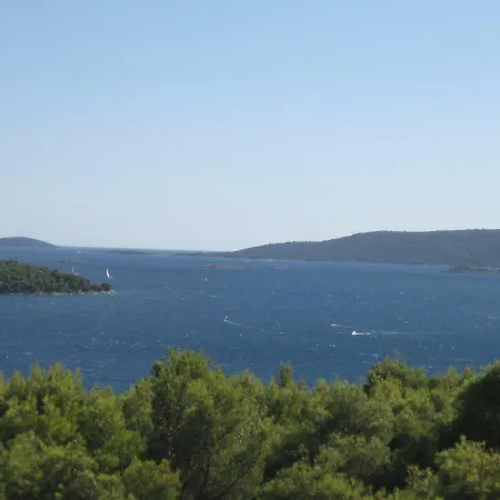 With Splendid Sea View Traù