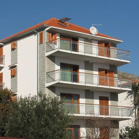 Appartamento With Splendid Sea View