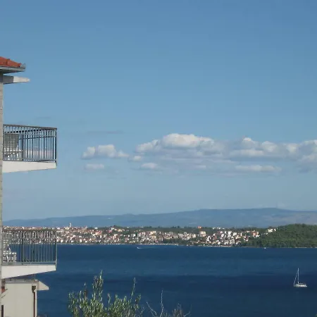 Appartamento With Splendid Sea View Traù