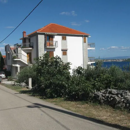 Appartamento With Splendid Sea View Traù